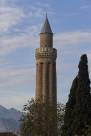 Żłobkowany minaret